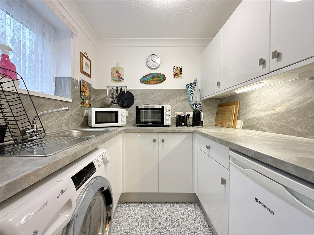 Property photo 2 of 10 Kitchen.Jpg
