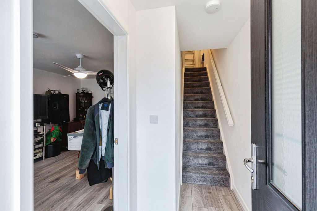 Property photo 2 of 18 Pbox-Img.Jpg