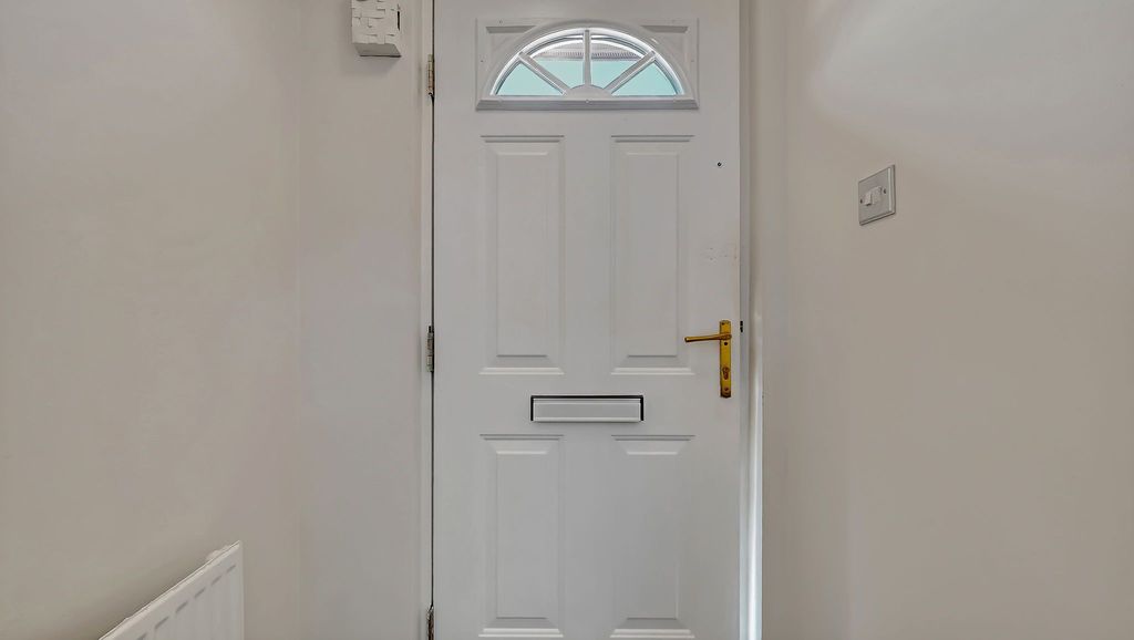 Property photo 2 of 40