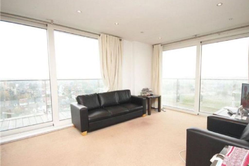 Property photo 2 of 8