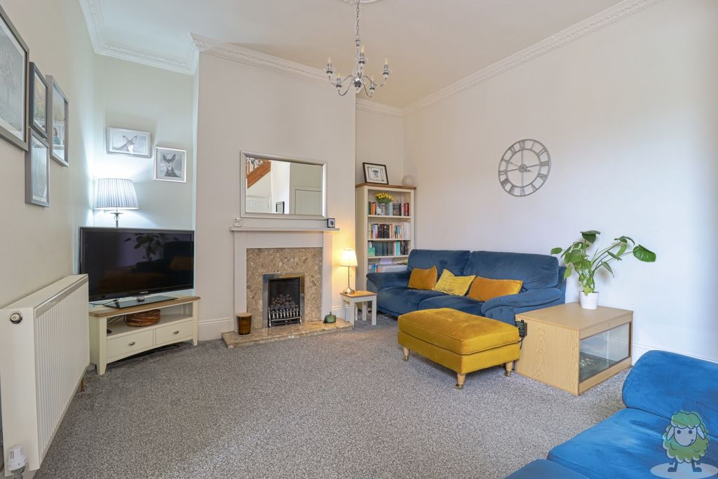 Property photo 2 of 12
