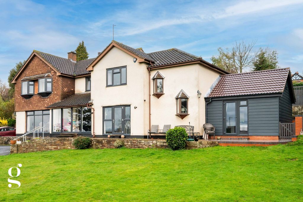 Property photo 3 of 43