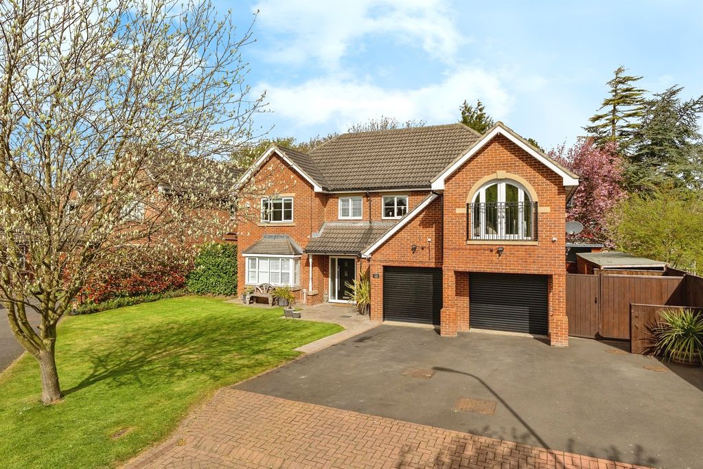 Property photo 1 of 18