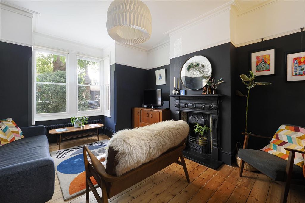 Property photo 2 of 33