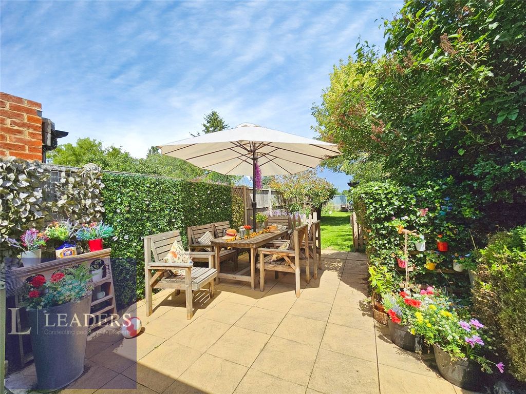 Property photo 3 of 16 Garden