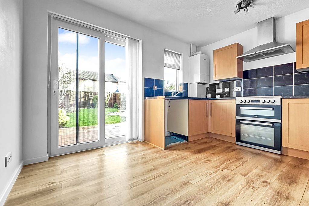 Property photo 2 of 11