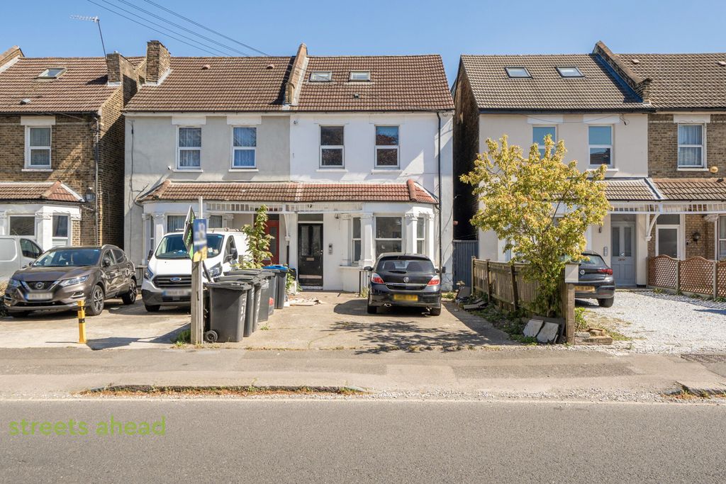 Property photo 1 of 11 2A7964A7-52d2-4E8...