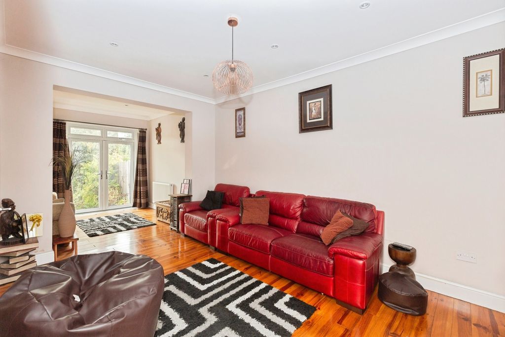 Property photo 3 of 19 Photo