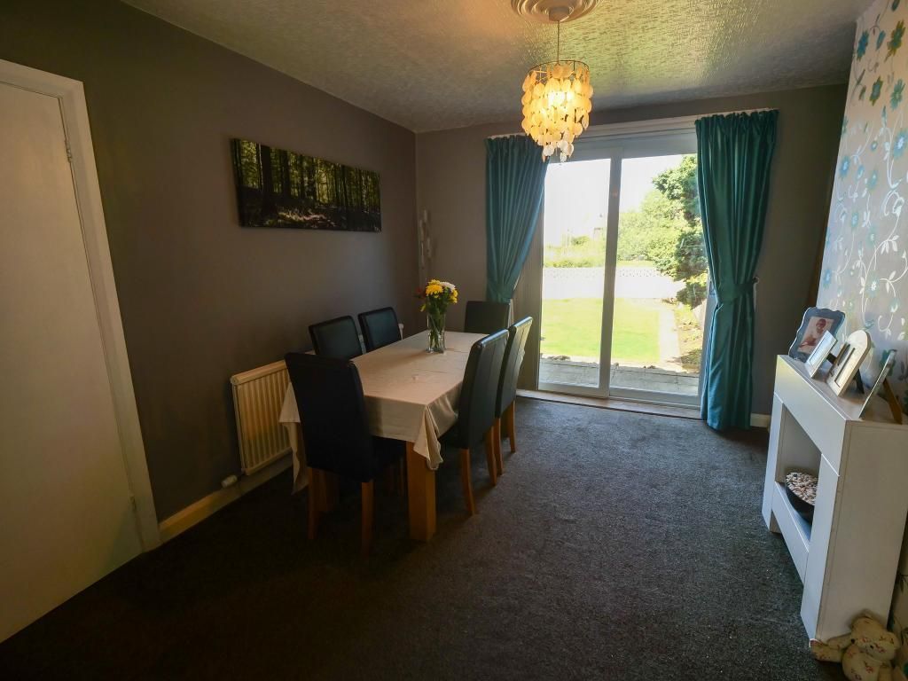 Property photo 3 of 10 Dining Room
