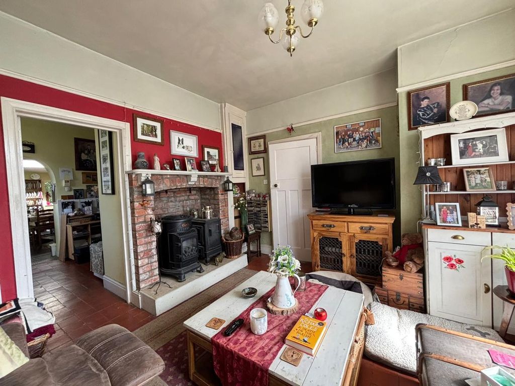 Property photo 2 of 11