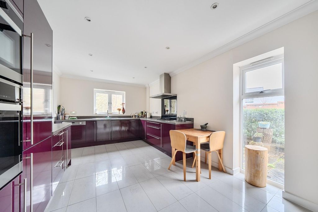 Property photo 3 of 26 1409756-29-69A1Ef410c48B.Jpg