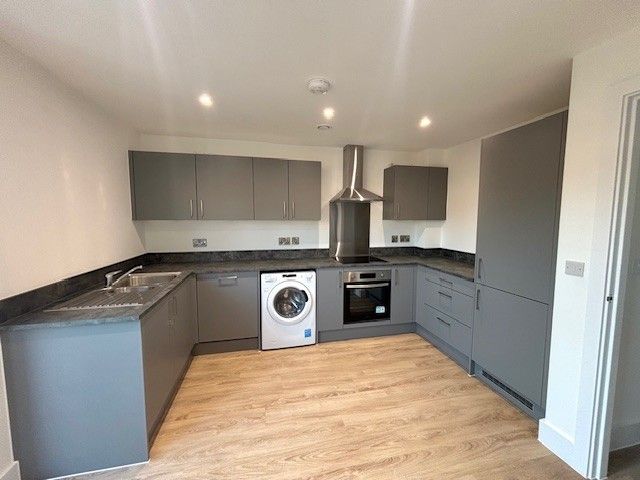 Property photo 3 of 9 Kitchen