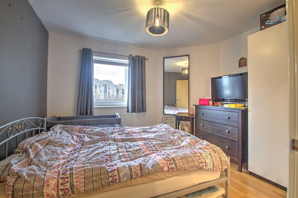 Property photo 3 of 9