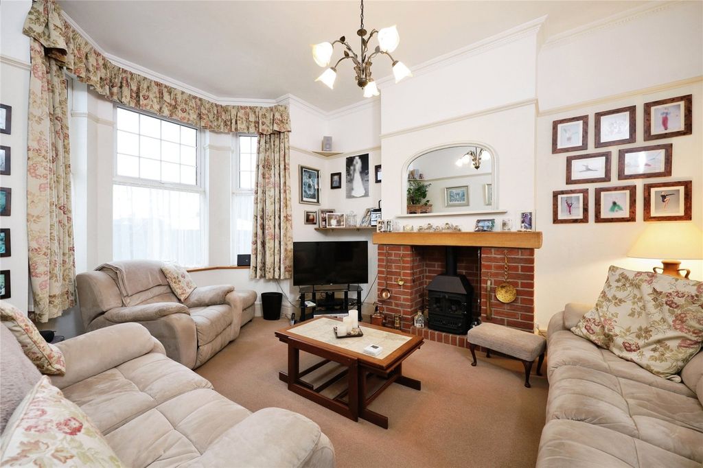 Property photo 3 of 17 Picture No. 06