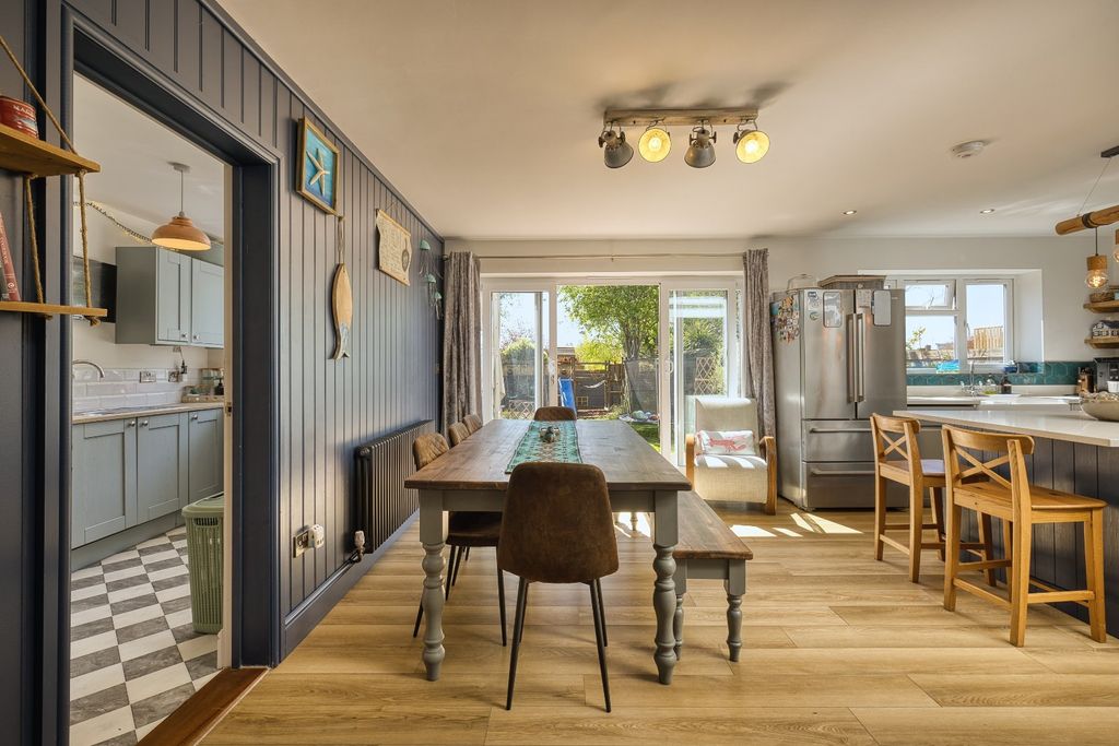 Property photo 3 of 25 Picture 3