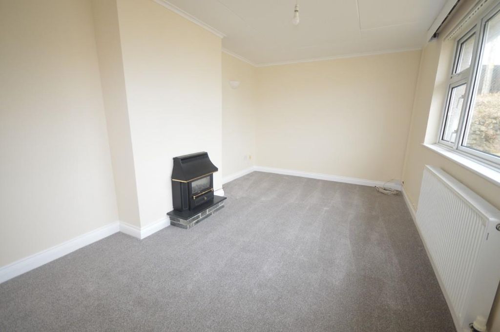 Property photo 2 of 14 Dsc_0006 (Medium).Jpg