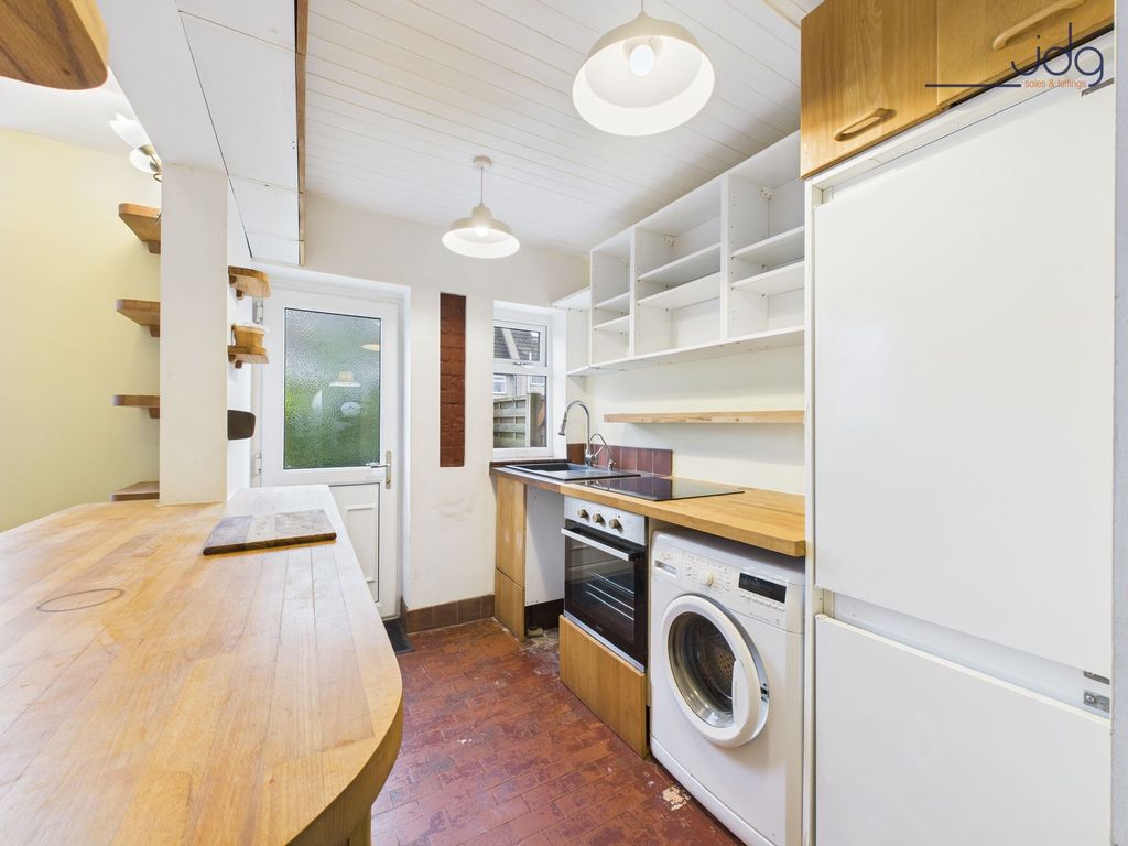 Property photo 3 of 10 Kitchen With Appliances