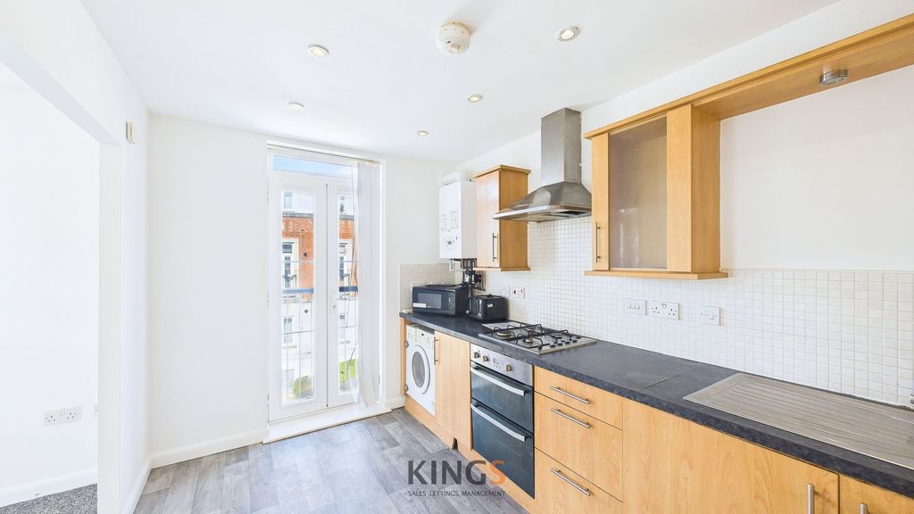Property photo 2 of 9 Kitchen