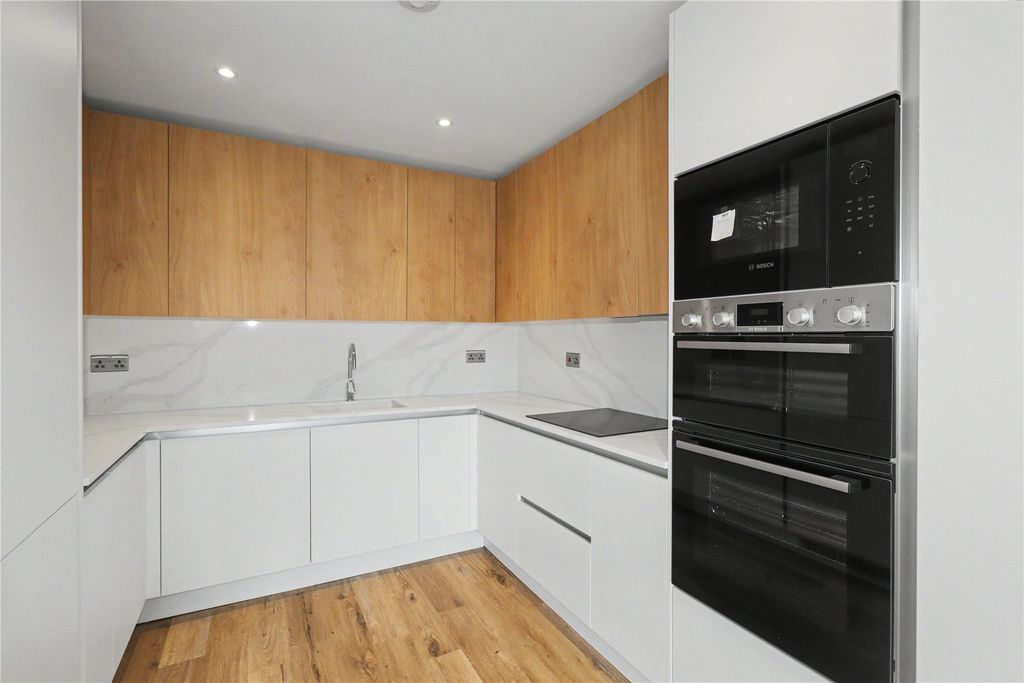 Property photo 2 of 16 Picture No. 08