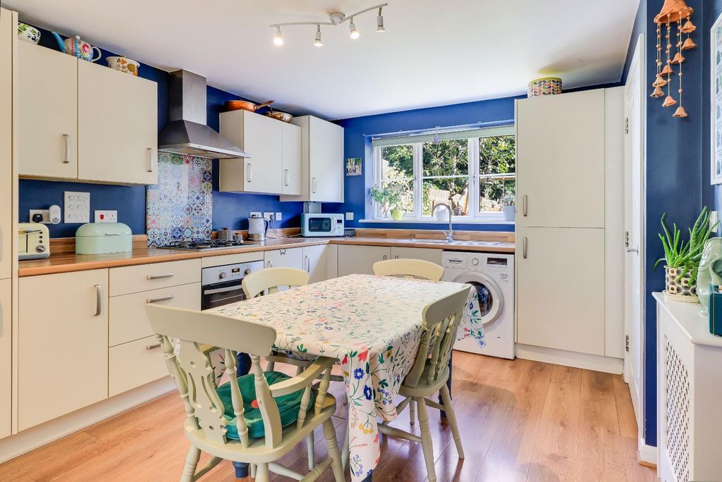 Property photo 3 of 17 Img (8).Jpg