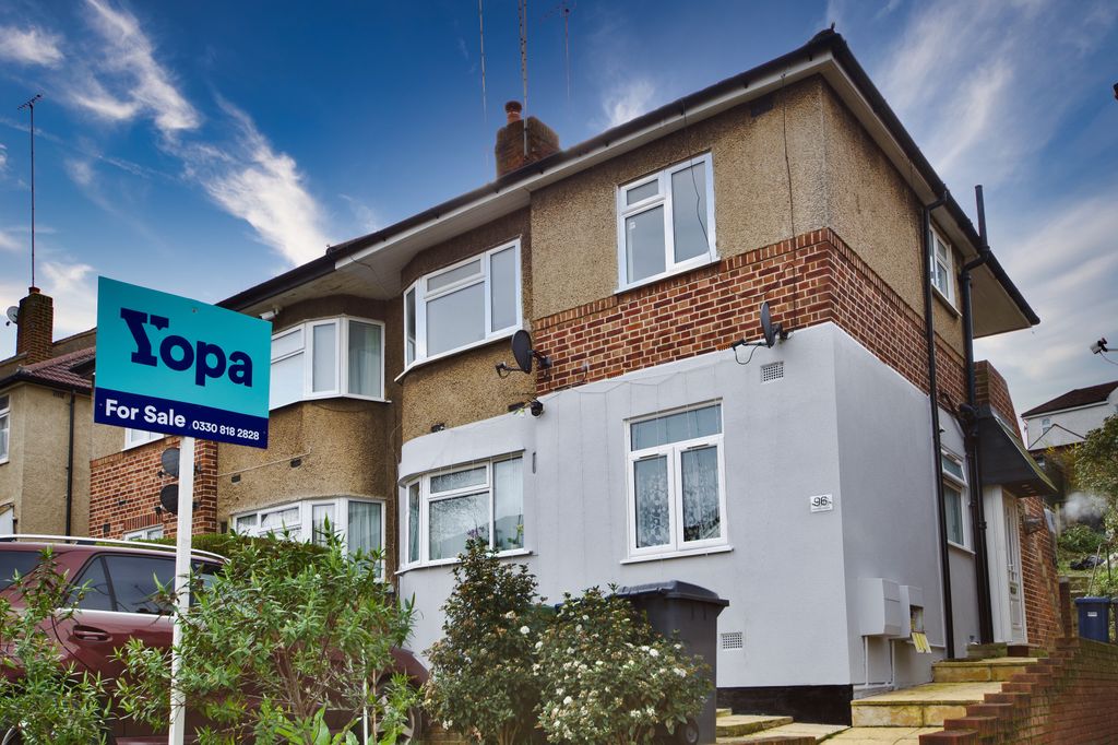 Property photo 1 of 10 External