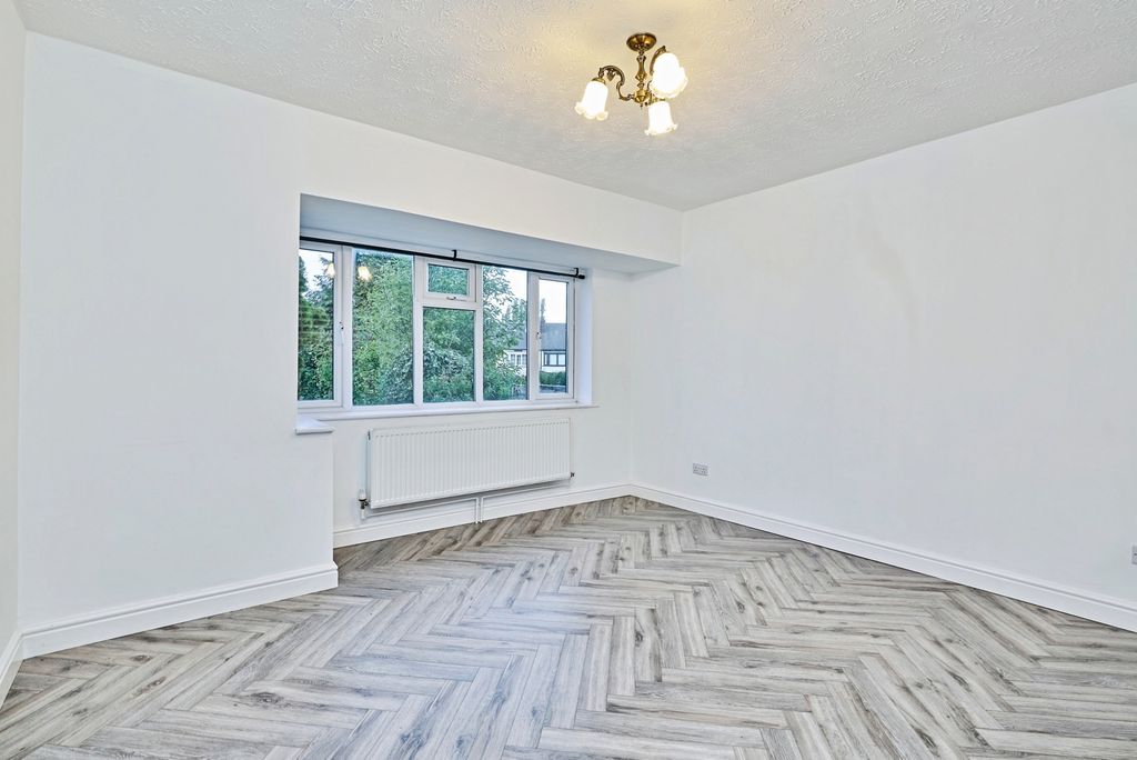 Property photo 3 of 27 Pbox-Img.Jpg