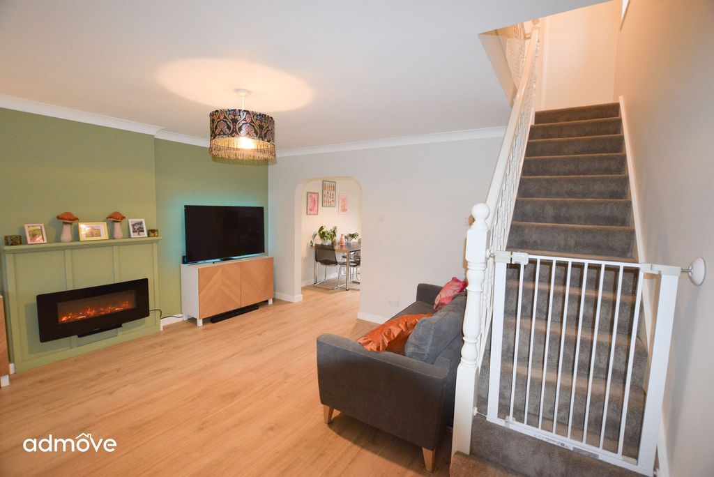 Property photo 2 of 19