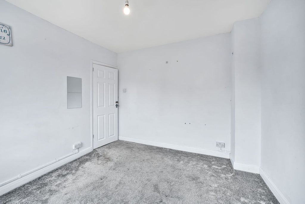 Property photo 3 of 20 Picture No. 02