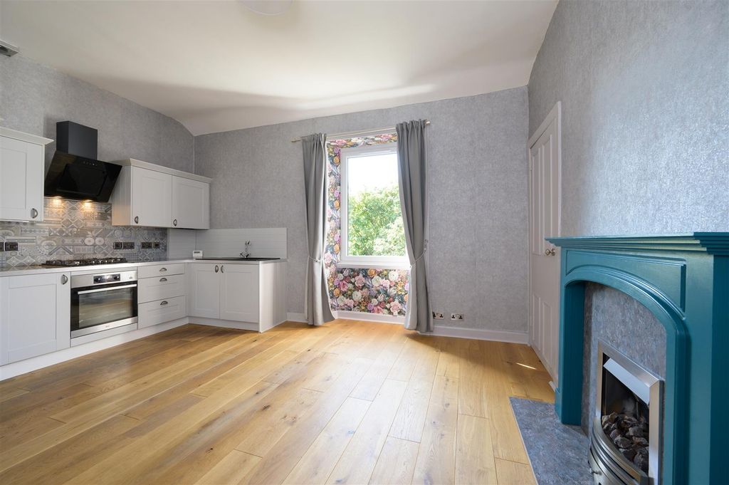 Property photo 2 of 17 Pittstreet445-15.Jpg