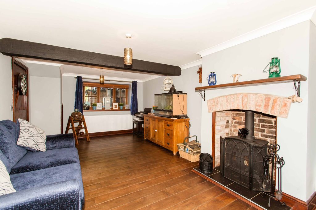 Property photo 3 of 44