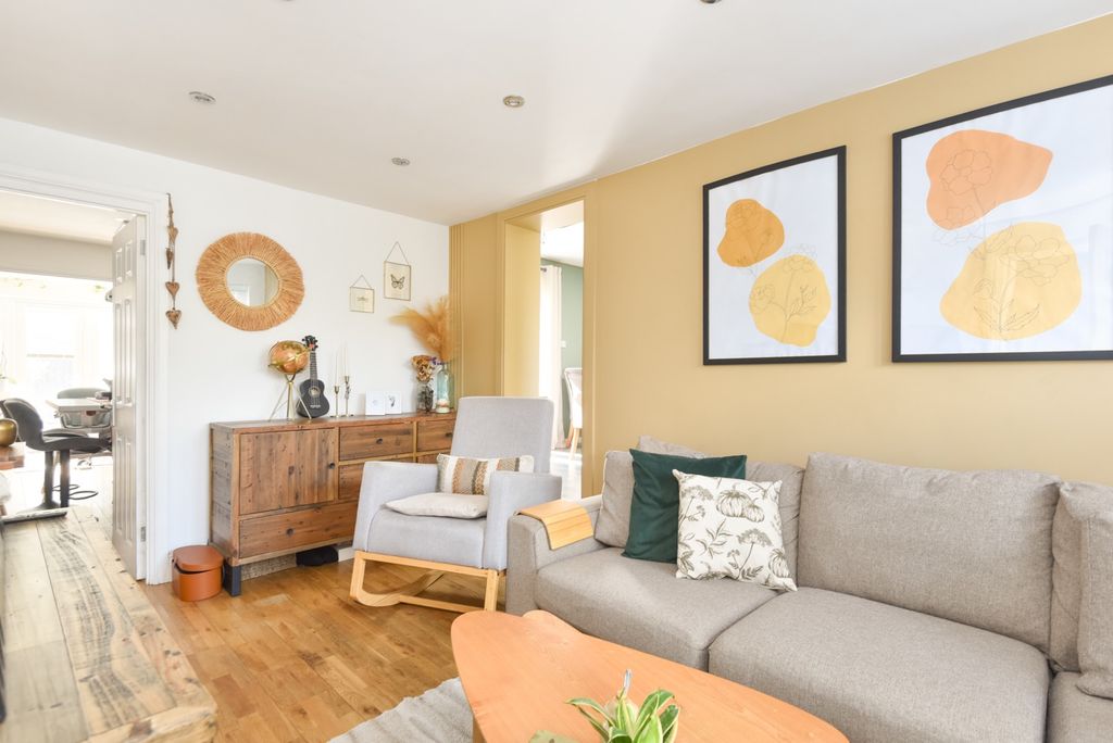 Property photo 3 of 15 4781107