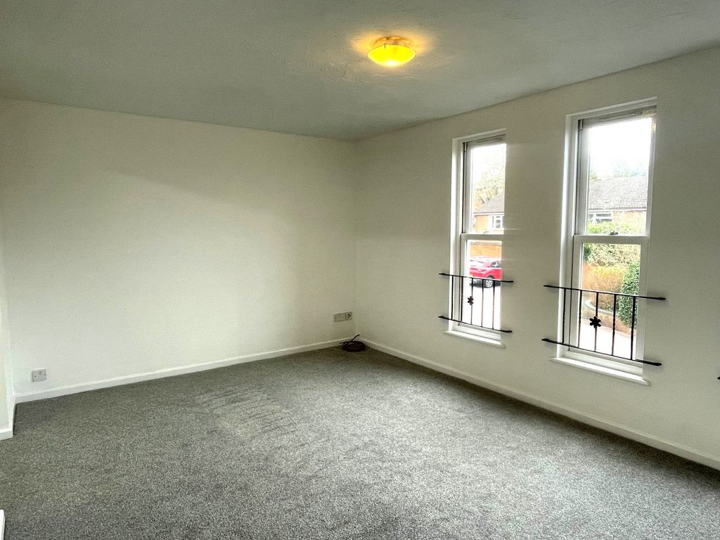 Property photo 3 of 8