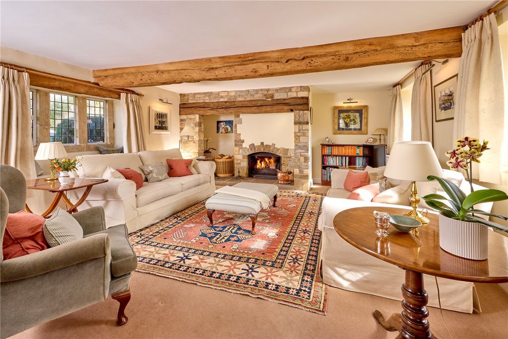 Property photo 3 of 26 Sitting Room
