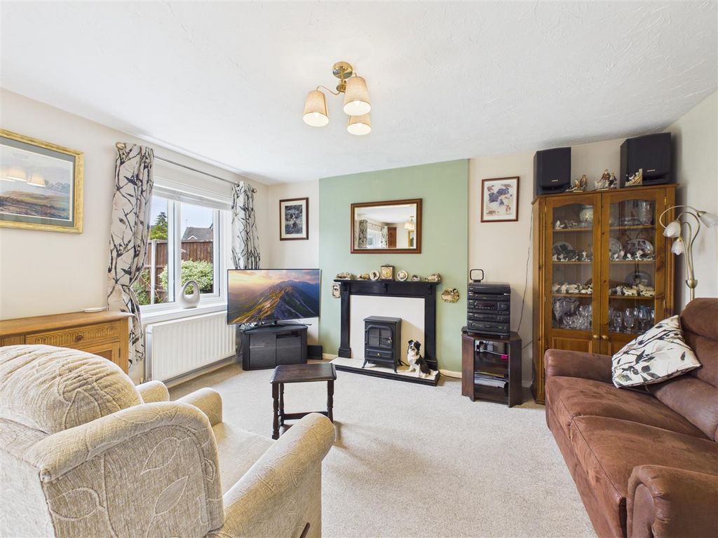 Property photo 3 of 18 Cam02935G0-Pr0120-Still016.Jpg