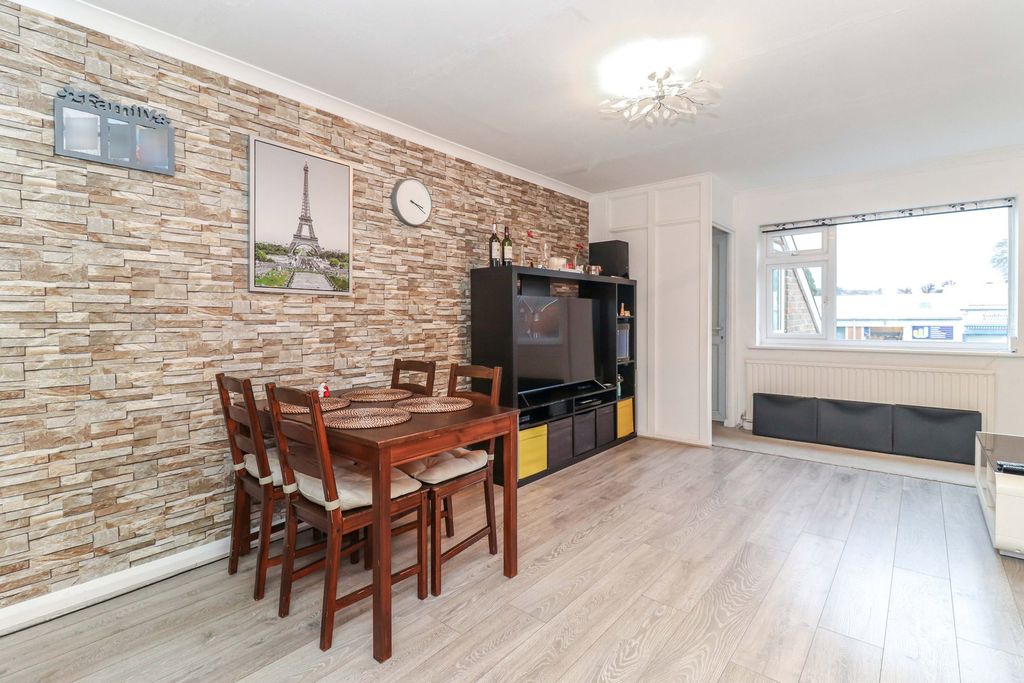 Additional image 7 of 2 bed flat for saleMasons Court, Berkhampstead Road, Chesham HP5
