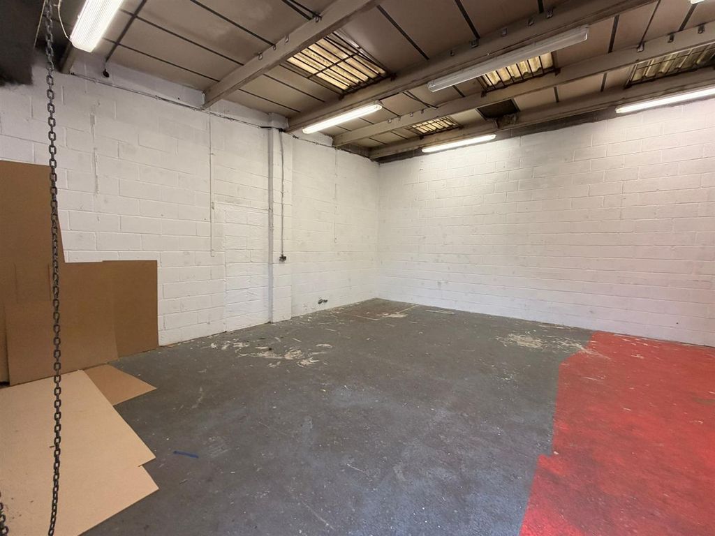 Property photo 3 of 9 8.Jpeg