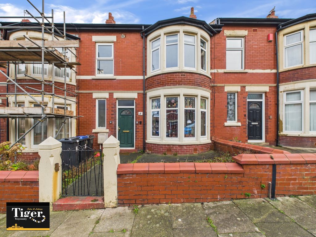 Property photo 1 of 8 Cam03440G0-Pr0453-Still001