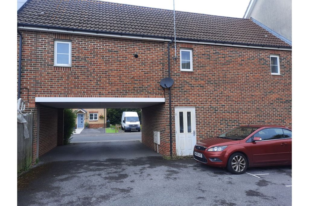 Property photo 3 of 12