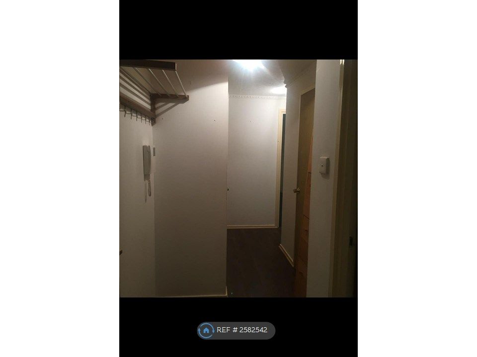 Property photo 3 of 12 Hallway