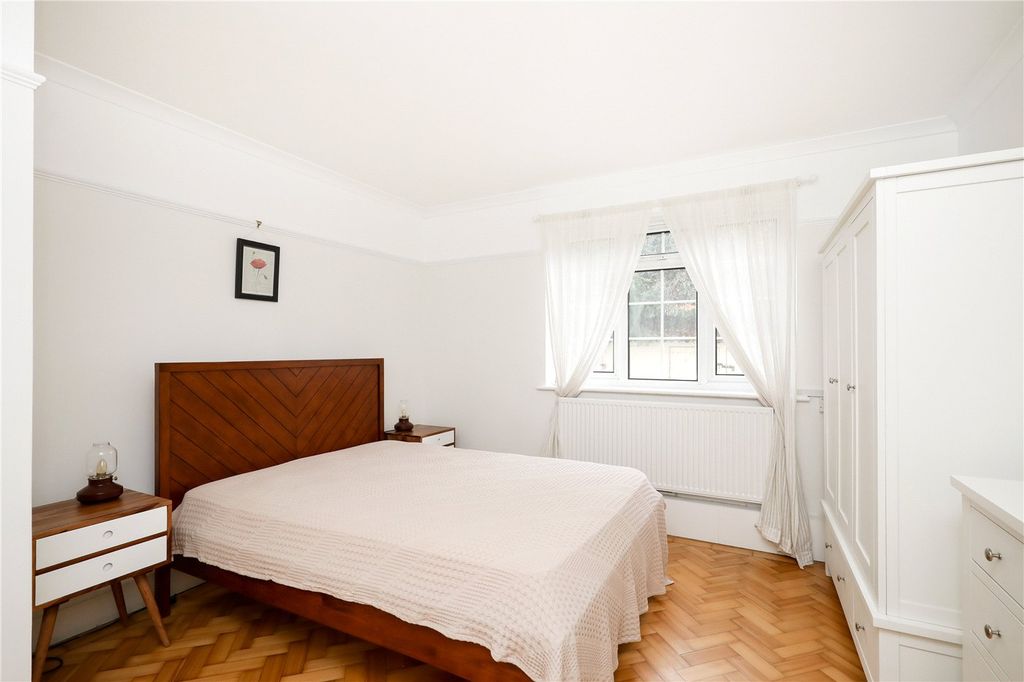 Property photo 3 of 12 Picture No. 02