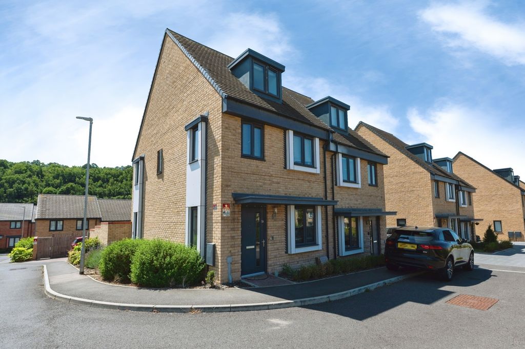 Property photo 1 of 16 Pbox-Img.Jpg