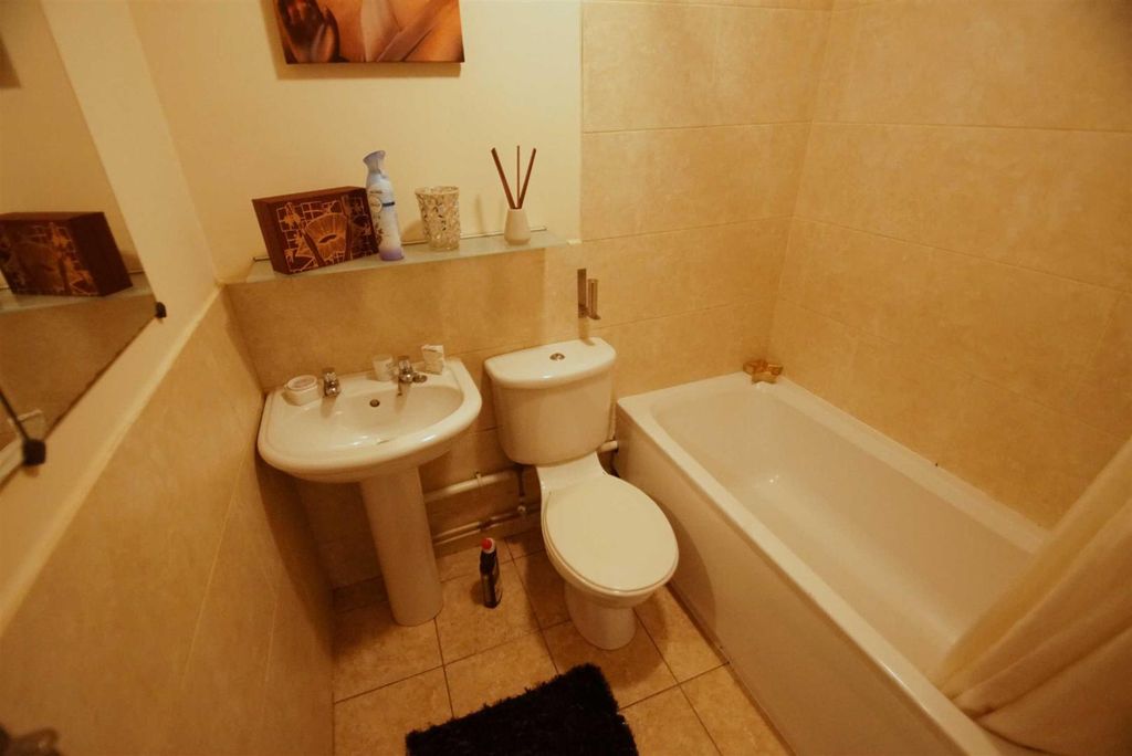 Property photo 3 of 12