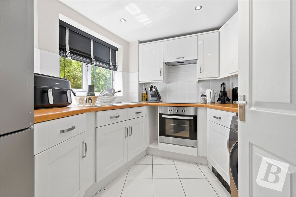 Property photo 2 of 13 Kitchen