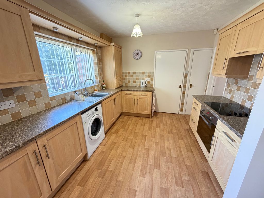 Property photo 3 of 11 Img_5102