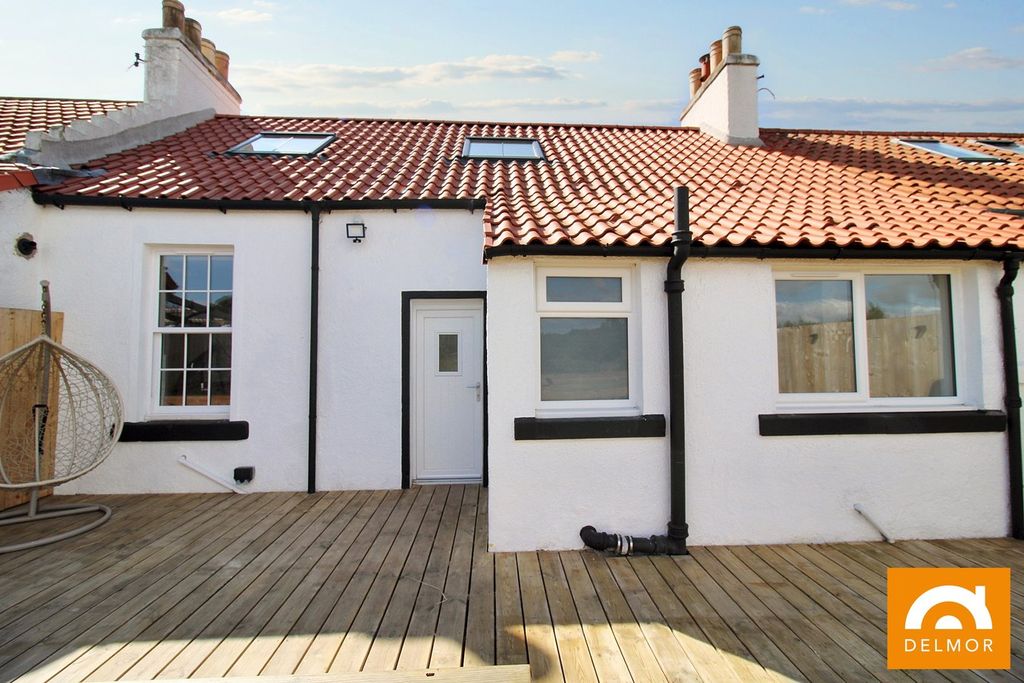 Property photo 2 of 24
