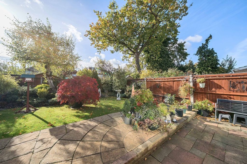 Property photo 3 of 21 Garden