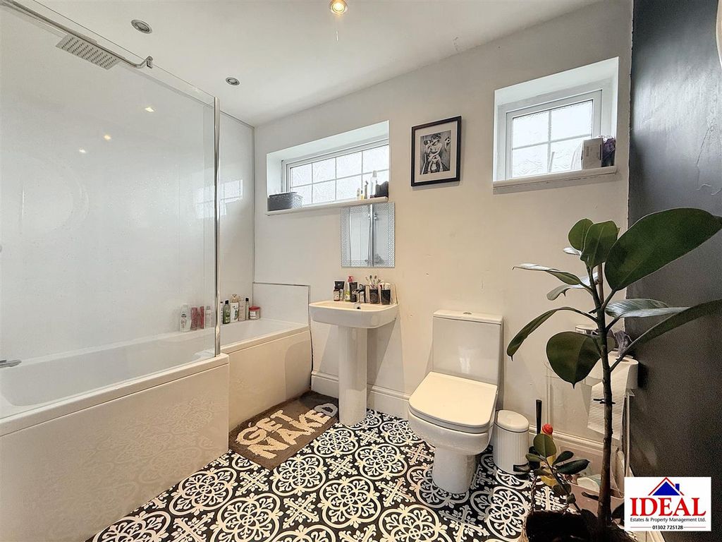 Property photo 3 of 15 Image00018.Jpg