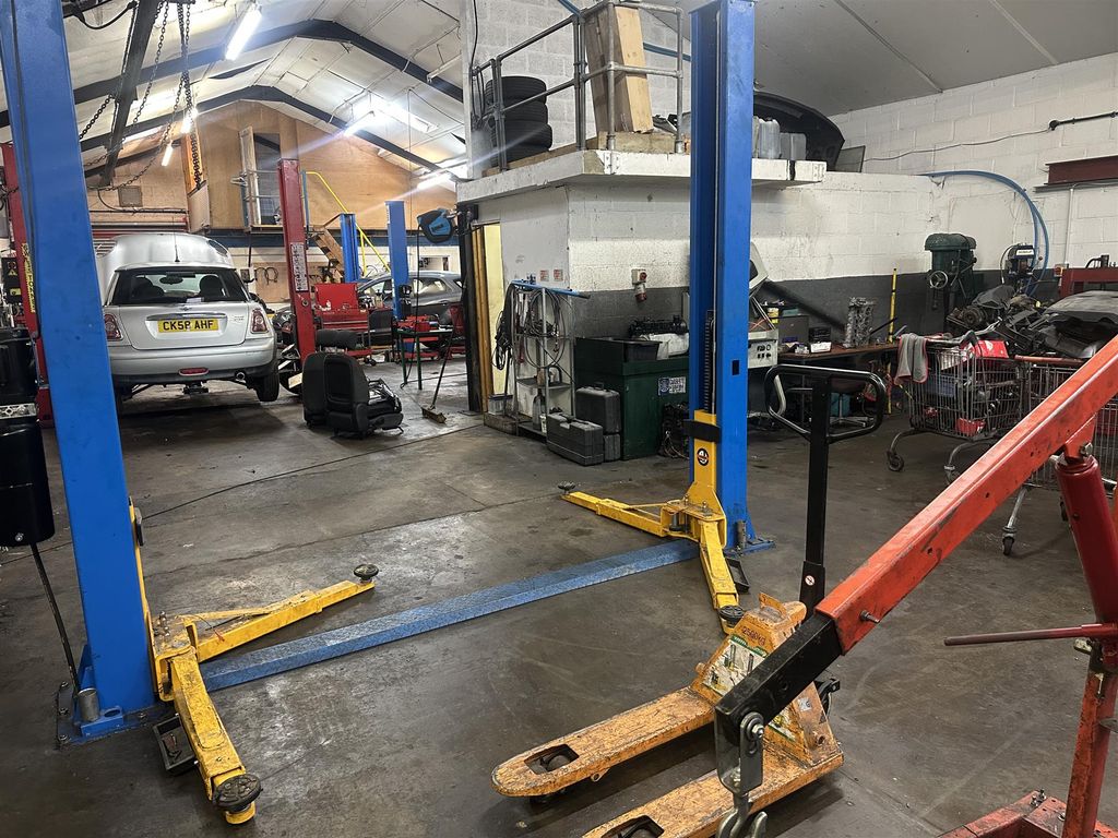 Property photo 3 of 9 Photo 2