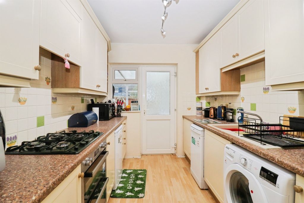 Property photo 3 of 17