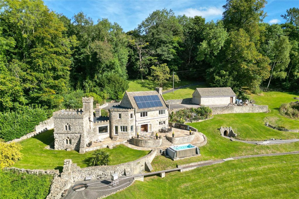 Property photo 1 of 26 Kemble Priory